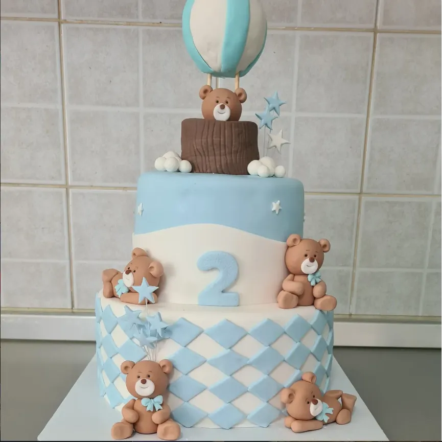 Torta sa medom i balonom na topli vazduh