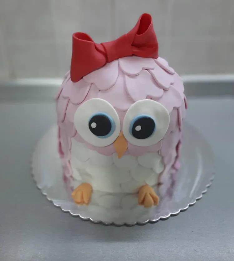 Roze sova sa mašnom