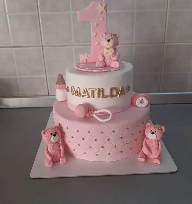 Roze torta sa medama — Matilda